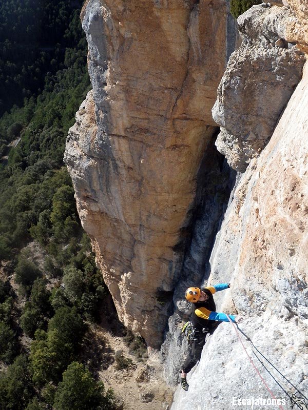 Darrers metres del segon llarg (Foto: Roger F.)